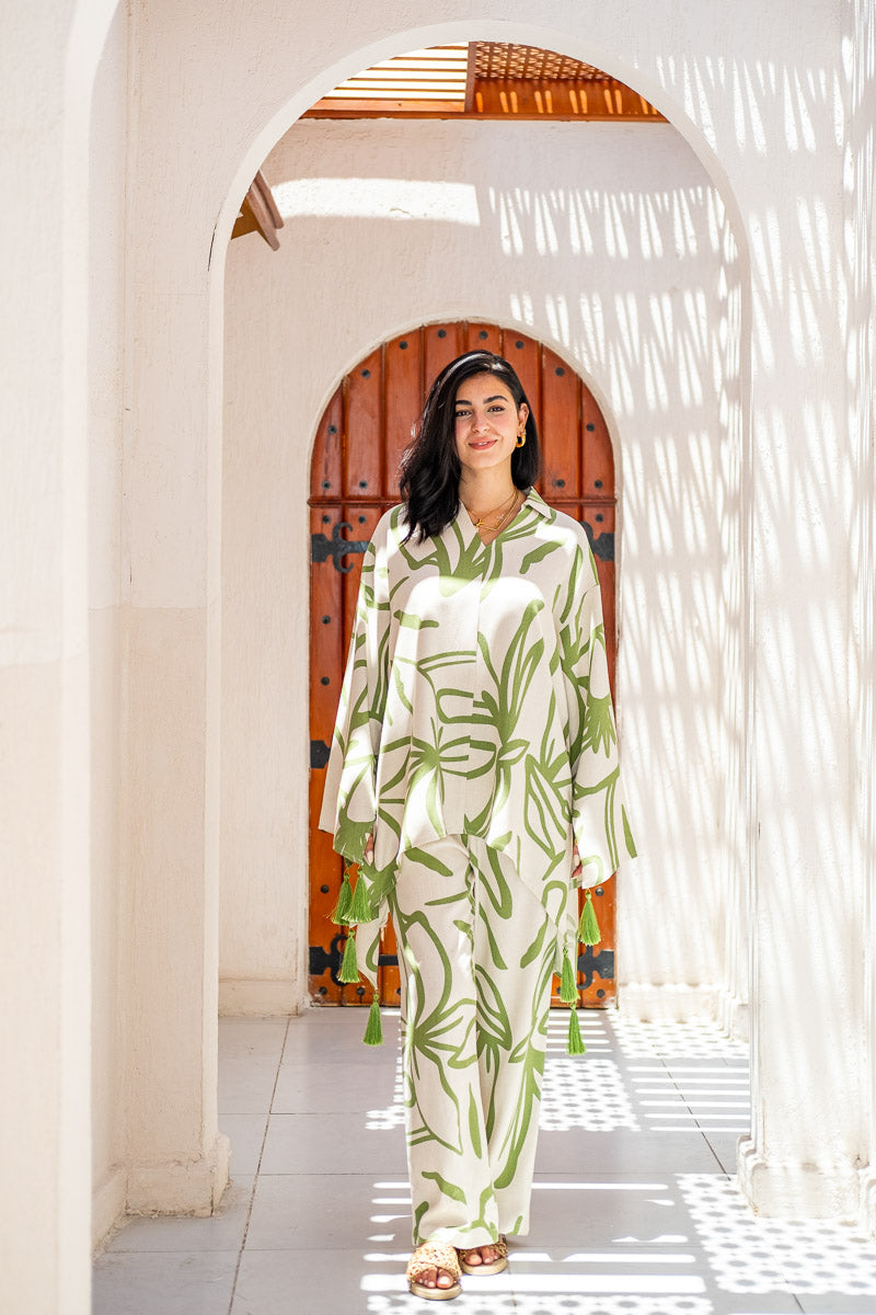 Palm Oasis Tassel Set