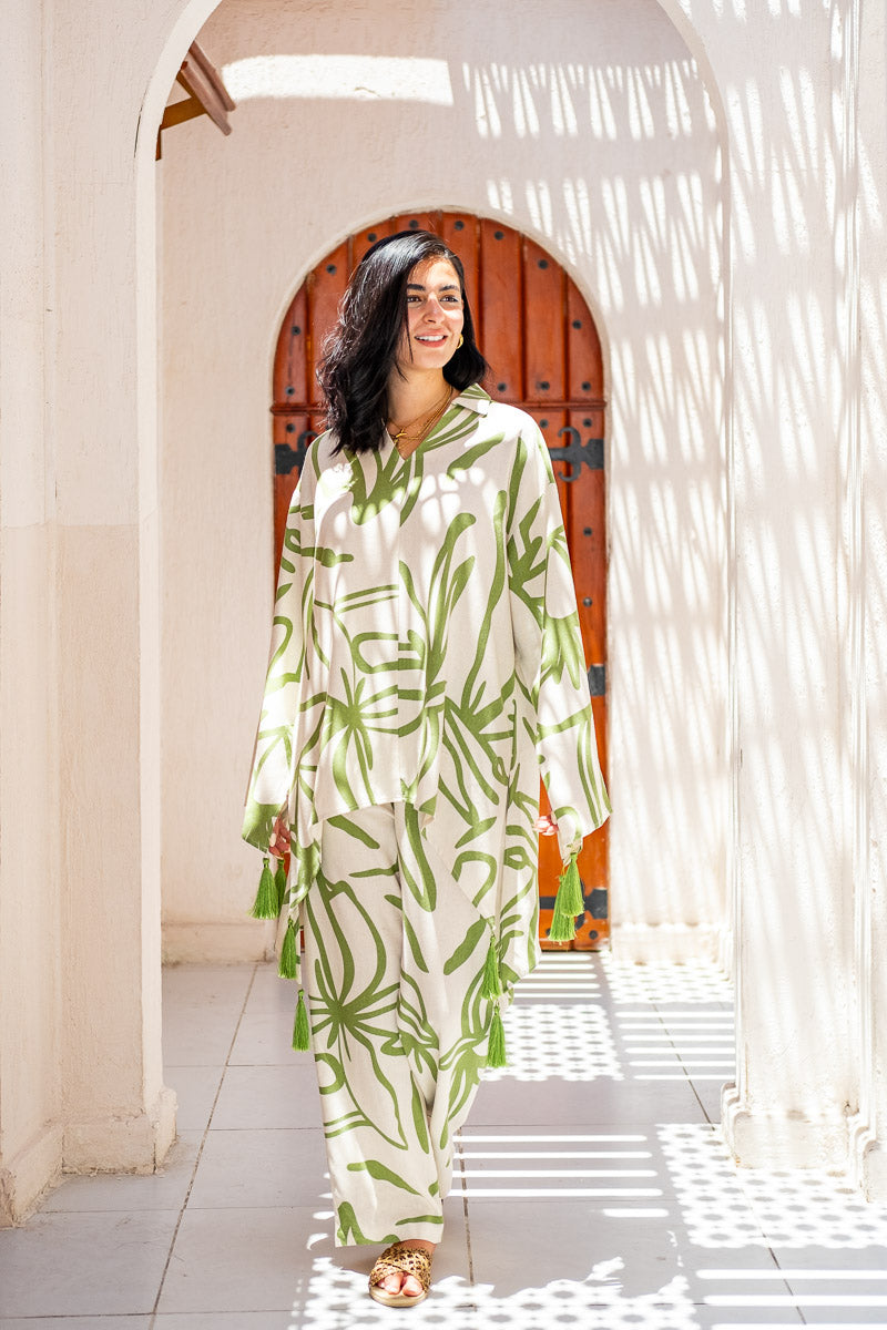 Palm Oasis Tassel Set