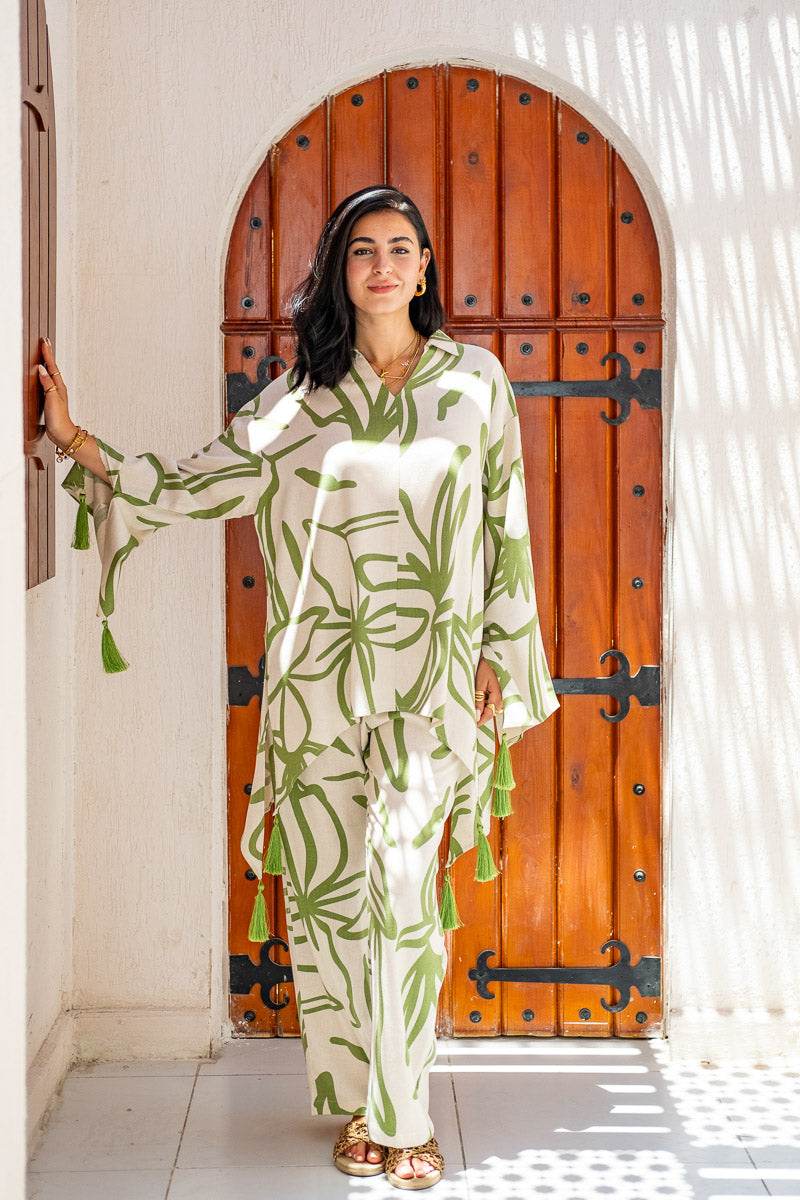 Palm Oasis Tassel Set